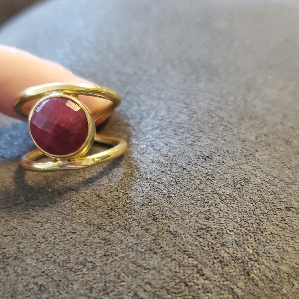 Adjustable Gold-Tone Ring with Faceted Red Stone | Boho Statement - Picture 6 of 7